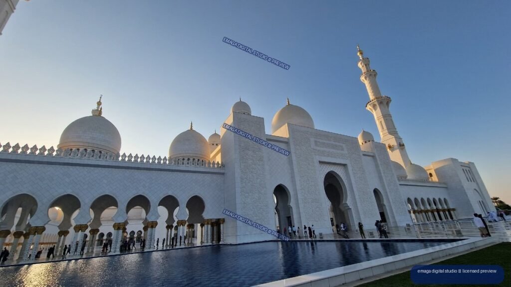 Sheikh Zayed Grand Mosque in Abu Dhabi, United Arab Emirates