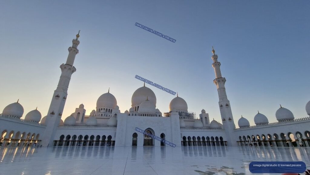 Sheikh Zayed Grand Mosque in Abu Dhabi, UAE at Golden Hour